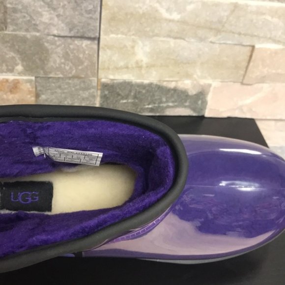 🎁 UGG Classic Clear Mini Waterproof Boots - Picture 7 of 8